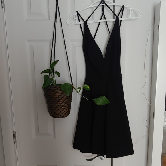 Black dress open back from lulus size small - Picture 1 of 5
